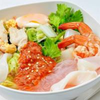 Sukiyaki · Egg, napa cabbage, green onion, cilantro, carrot and glass noodle