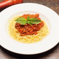 Spaghetti Bolonesa · Spaghetti pasta with classic Italian bolognese meat sauce.