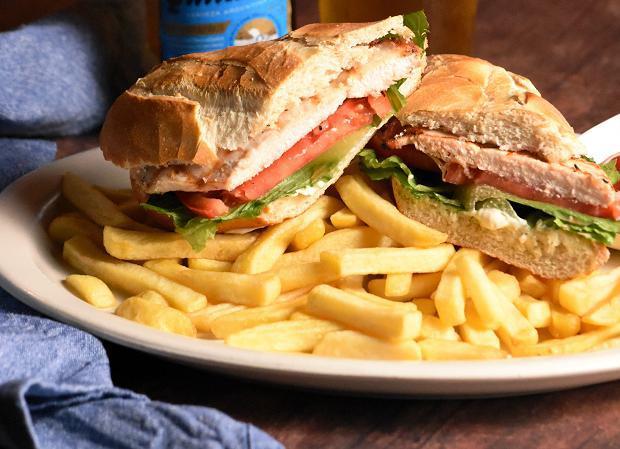 Sandwich de Pollo · Chicken breast on French bread with lettuce, tomato, and mayo.