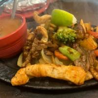Fajita Laredo Serves 4 · Fajitas mix with a variety of sauteed vegetables.