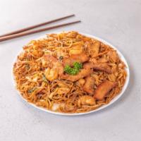 House Special Chow Mein / Lo Mein · A mix of Meat and Seafood.
Mi xao dac biet.