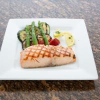 Salmone Grigliata · Wild-caught fresh salmon and grilled vegetables.