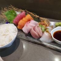 Sashimi Combo · 5 kinds of chef's choice sashimi (altogether 15 pieces).