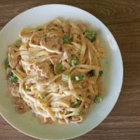 Chicken Alfredo Pasta · Chicken fettuccini with creamy Alfredo sauce. Add: broccoli, mushrooms.