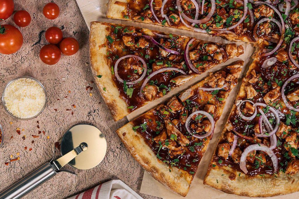 NY Style Hand Stretched Thin Crust BBQ Chicken Pizza (18