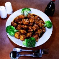 CF5. General Tso's Chicken · Chunks of chicken sauteed with pepper, garlic and ginger brown sauce. Hot and spicy.