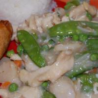 Lobster Sauce Plate · Broccoli, bean sprouts, snow peas, egg white, peas and carrots stir-fried in our house white...