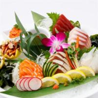 Sashimi Omakase Deluxe  · Tuna, salmon, yellowtail, halibut, albacore and chef's special.