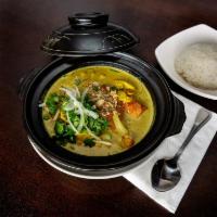 S43. Green Curry Combination Rice Plates · Hot. Comes with red bell pepper, bamboo shoots, onion, and coconut cream topped with crushed...
