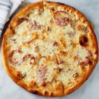 Commandetore Pizza · garlic oil | italian sausage | sopressa | prosciutto | mozzarella | ewephoria