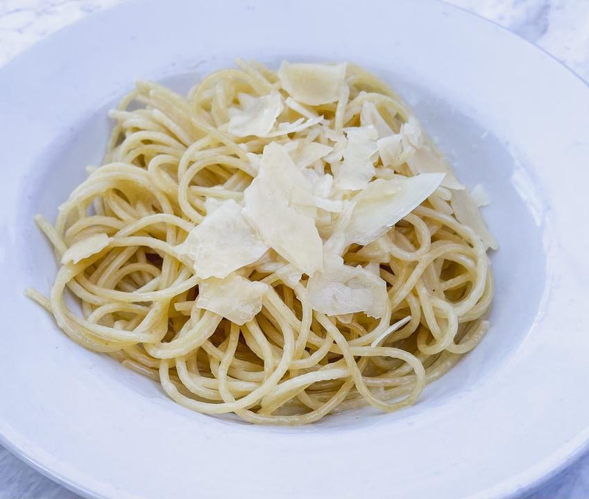 Kids pasta with butter and parmesan · 