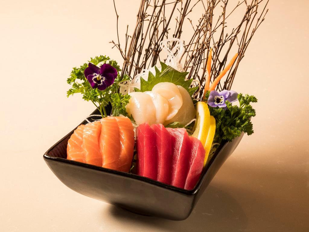 Tuna Sashimi · 6pieces.