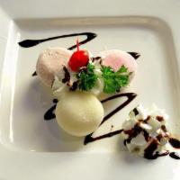 Vanilla Mochi Ice Cream · 