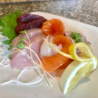 Chef's Mix Sashimi Plate Combo · 10 pieces of chef's selection of today's fresh fish.