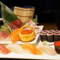 Sushi and Sashimi Combo for 1 寿司和刺身拼盘（一人份） · 5 pieces sushi, 12 pieces a sashimi and 1 spicy snow crab roll with miso soup or salad
