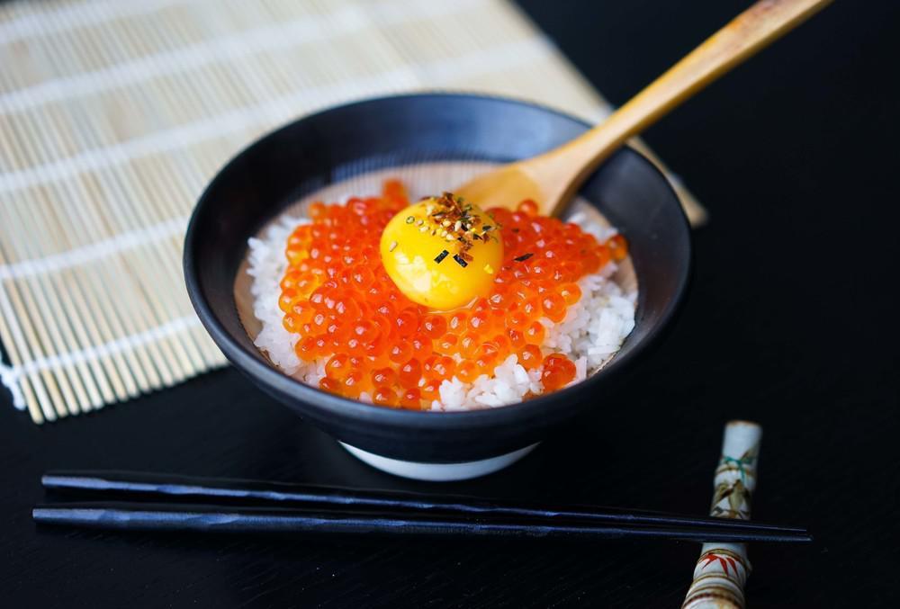 Ikura Don · Salmon roe & quail egg over sushi rice