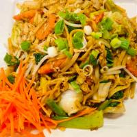 30. Lo Mein · Stir-fry noodles with cabb age, bok choy, green onion, snow pea, mushroom and broccoli.