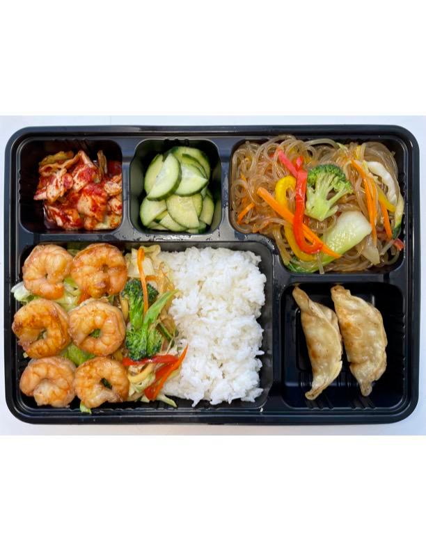 BOX(DO-SI-RACK) · (Korean Bento)
Includes mandoo (chicken pot stickers), Japchae noodle stir fried vermicelli with vegetables, and 2 side dishes (Picked Kimchi,Pickled Cucumber)with choice of rice and protein, Miso Soup(Optional)