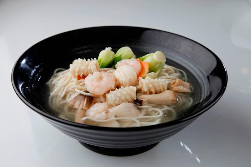 Seafood Noodle Soup 海鮮湯面 · 