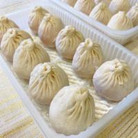 Frozen Soup Dumpling w Pork  急凍豫園小籠湯包 · 1 bag (20 pieces) of frozen/uncooked soup dumpling with pork  to make at your own convenienc...