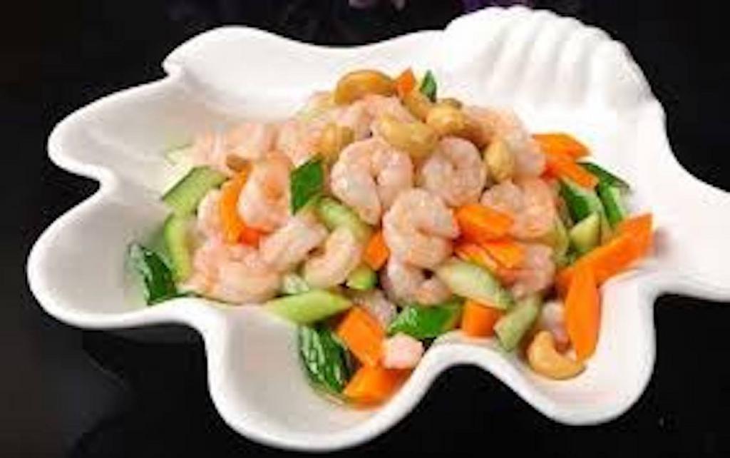 Shrimp with Cashew Nuts · 