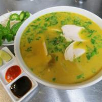 P5. Curry Chicken Pho · Sliced chicken white meat in Chicken Curry soup. Spicy and gluten free.