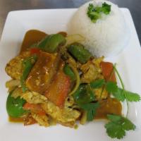 C7. Curry Dish Platter · Choice of meat or tofu stir-fried in the most famous curry, white onions, carrots, green pep...