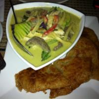 32. Green Rotee · Combination of chicken and beef in spicy green curry with bamboo shoot, bell pepper, Japanes...
