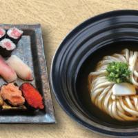 Value Omakase Set · una, Salmon, Seared Salmon, Hamachi, Spicy Tuna, Tobiko, Seared Hamachi Unagi and Tuna Roll