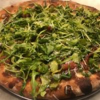 La Windsor Pizza  · Prosciutto, fromage blanc, blue cheese, fig jam and arugula.