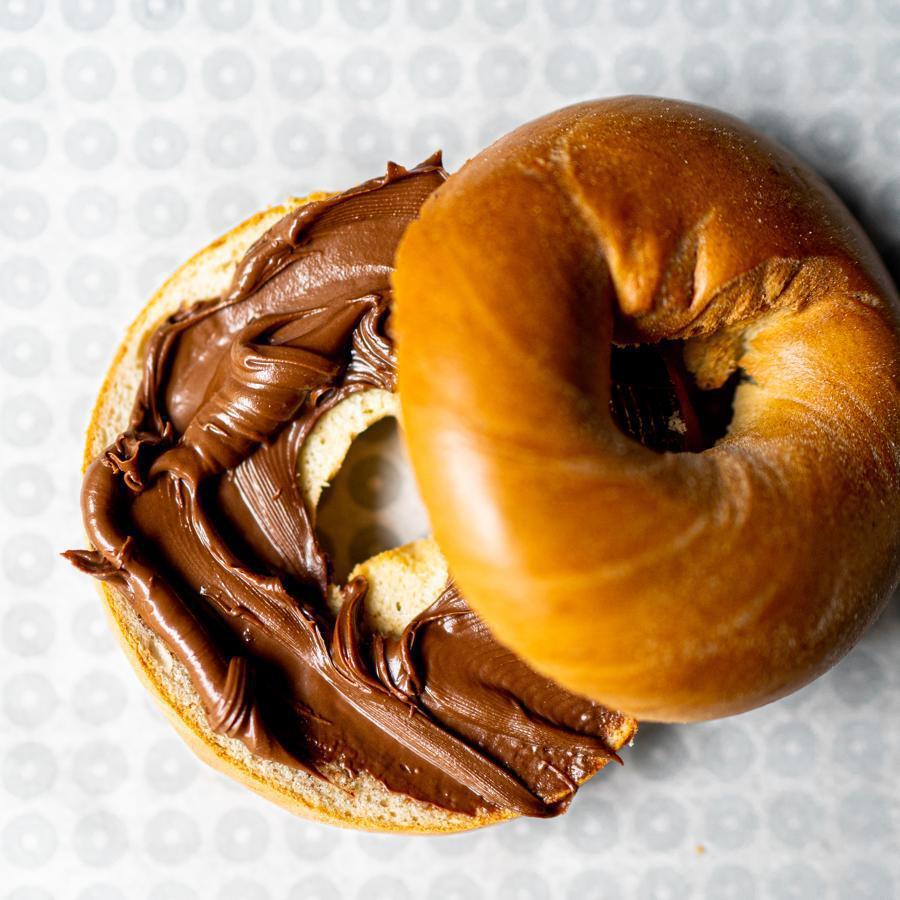 Bagel with Nutella · 
