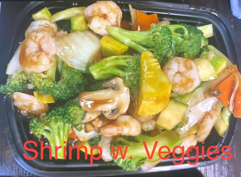 104. Shrimp with Chinese Vegetable · White sauce.