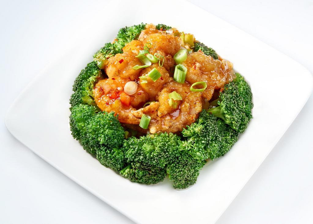 3 FLAVOR SHRIMP AND SCALLOP · Deep fried shrimp/scallop with flour very tasty marinated with thai chili sauce and American broccoli.