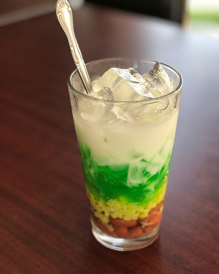 Rainbow iced 3 colors (Chè 3 màu) · Mixed red & black bean, mung bean, green Jello with coconut milk. Topped with roasted crushed peanut, crushed ice.