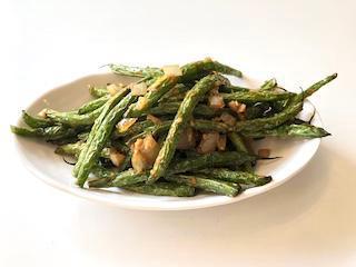 Side of Garlic Green Beans (v) 蒜蓉四季豆 · Tender green beans stir fried with garlic. Want it spicy? Let us know! 
If you don't want garlic, please let us know below.
*vegetarian