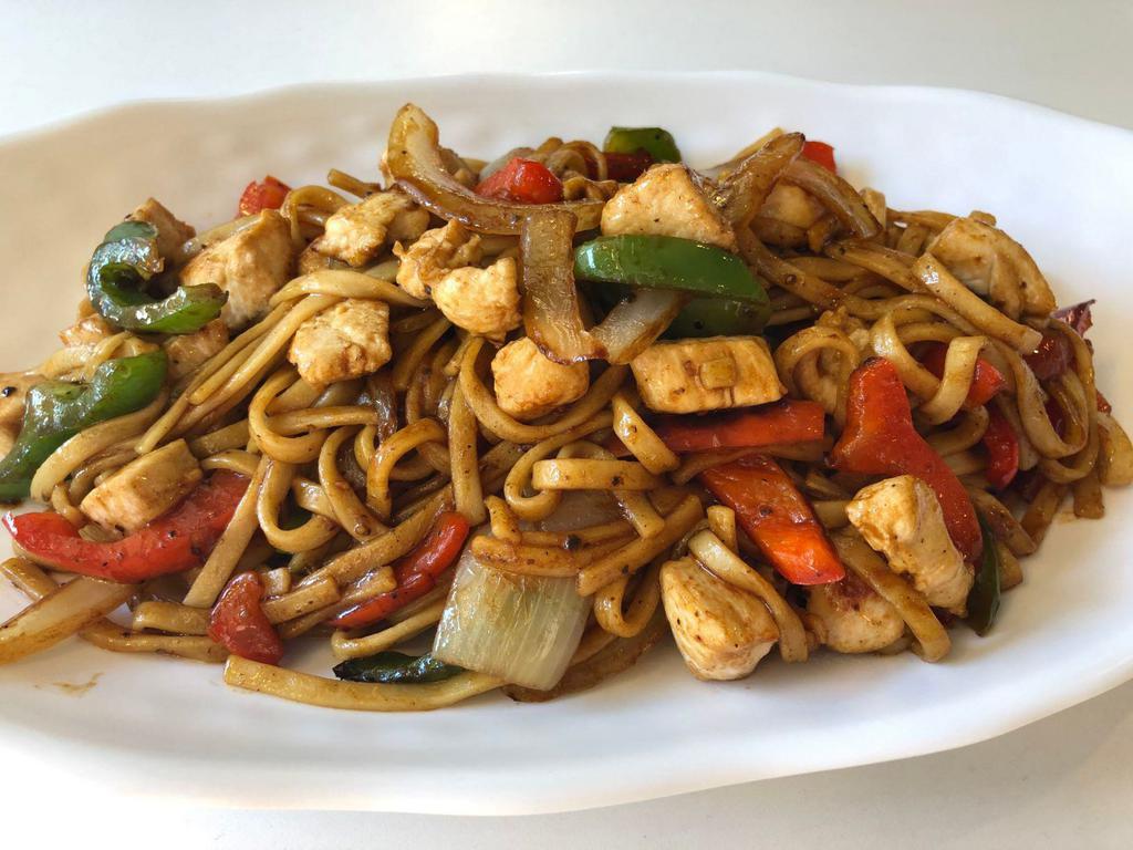 Black Pepper Fried Noodle 黑胡椒炒麵 · Your choice of protein with onions and bell peppers, and noodles stir fried with a savory black pepper sauce
*vegetarian option available