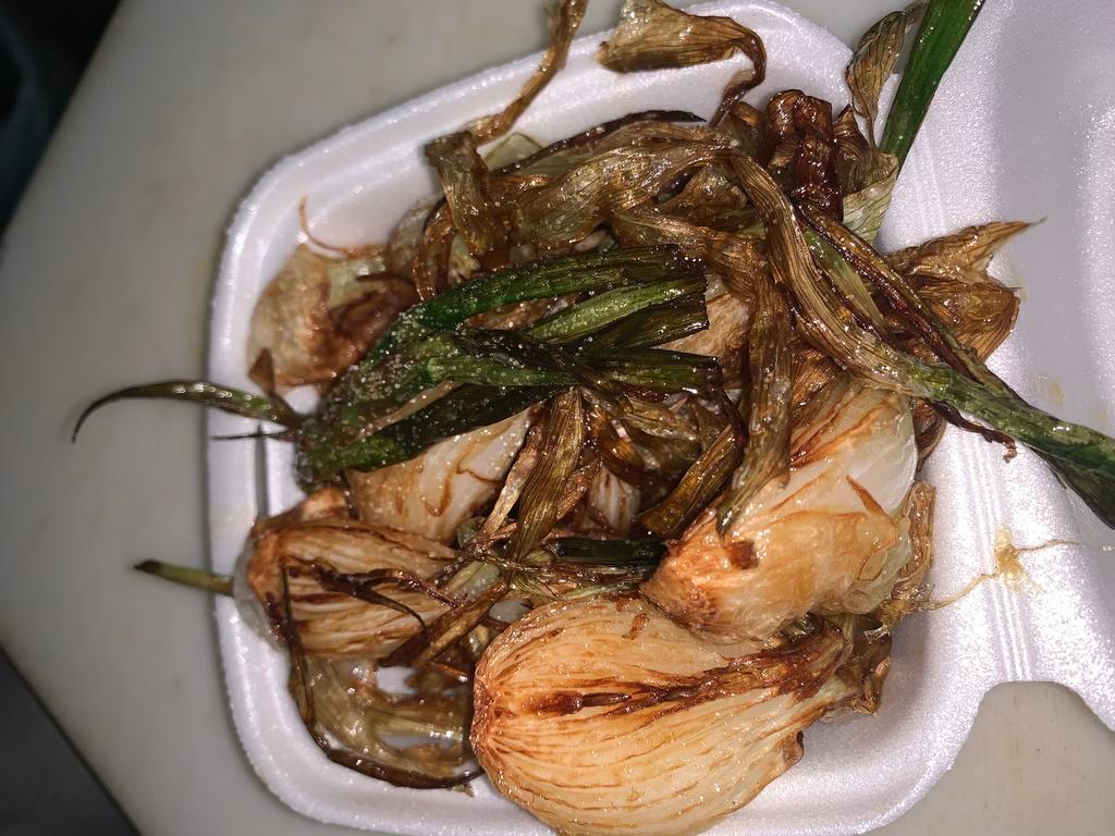 cebollitas · grilled green onions