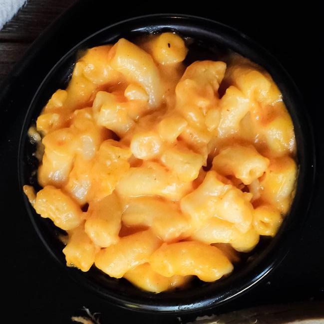 Mac 'n Cheese Quart · Serves 5-6.
