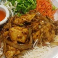 69. Lemongrass Chicken Vermicelli · Thin rice noodles with fresh lettuce, cucumber, bean sprouts, crushed peanuts, shredded carr...