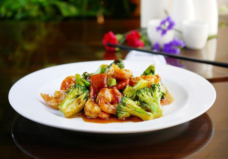 Shrimp with Broccoli · Prawns stir-fried with broccoli florets.