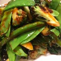 106. Green Jade Delight · Broccoli, snow peas and string bean.