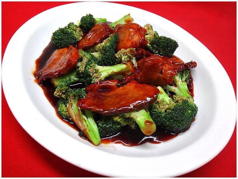 14. Roast Pork with Broccoli Combination · Served with roast pork fried rice and egg roll.