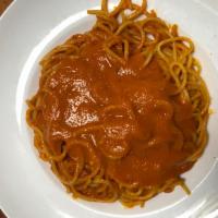 Pasta with Traditional Italian Tomato Sauce · 