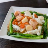 F9. Pan Fried Noodle with Assorted Seafood · 