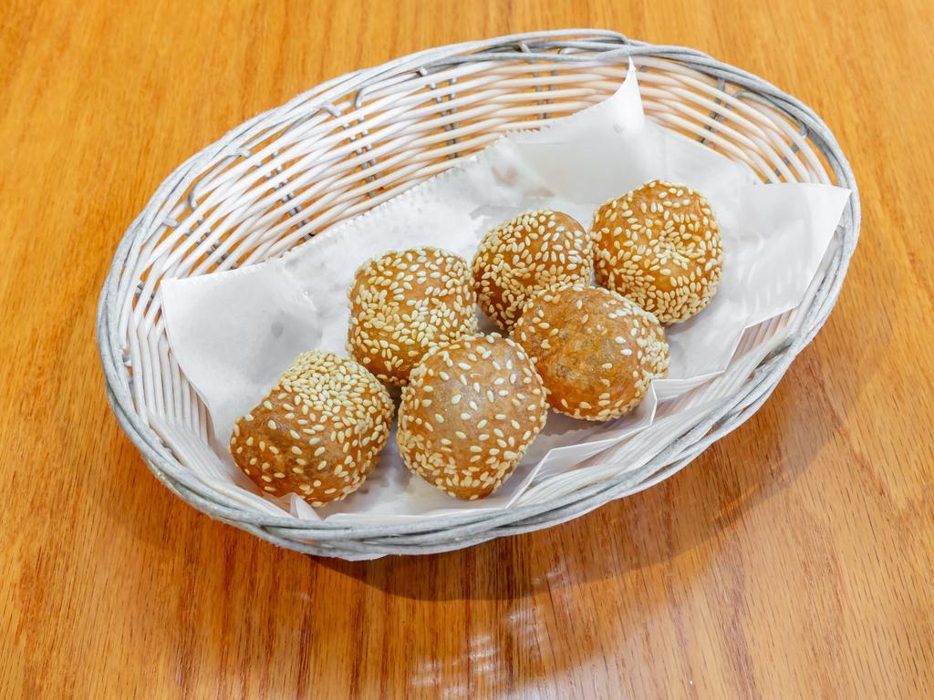 6 Sesame Balls  · Pastry made from rice flour and coated with sesame seeds.