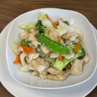 Chicken Kow · Chicken w. Bok Choy, Broccoli, Peapod, Carrot, Water Chestnut, Mushroom.