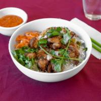 Grilled Chicken Dry Vermicelli Noodle · Bun ga nuong.