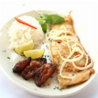 Filete de Pollo · Chicken fillet. Grilled chicken breast marinated Vila’s style topped with grilled onions. Se...