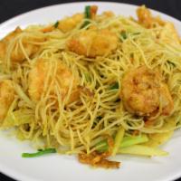 R9. Shrimp Singapore Rice Noodles · 