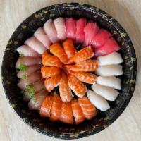 Nigiri Sushi Tray · 35 pcs of assorted nigiri sushi (Salmon, Tuna, Shrimp, Unagi, Yellowtail, Albacore)